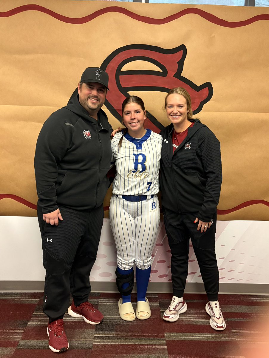 b_elitemyers's tweet photo. @DrawdyE22 @Lily_Myers7 were in 📍Columbia, SC for another camp putting in that work in the off-season. Thanks @ashleychastain and your staff @GamecockSoftbll for hosting these great camps. 
#B Elite 
#NoOffSeason
@D1Softball @DfwSho @ExtraInningSB @SoftbalAmerica @SoftballDown https://t.co/Bf3PTuknl5