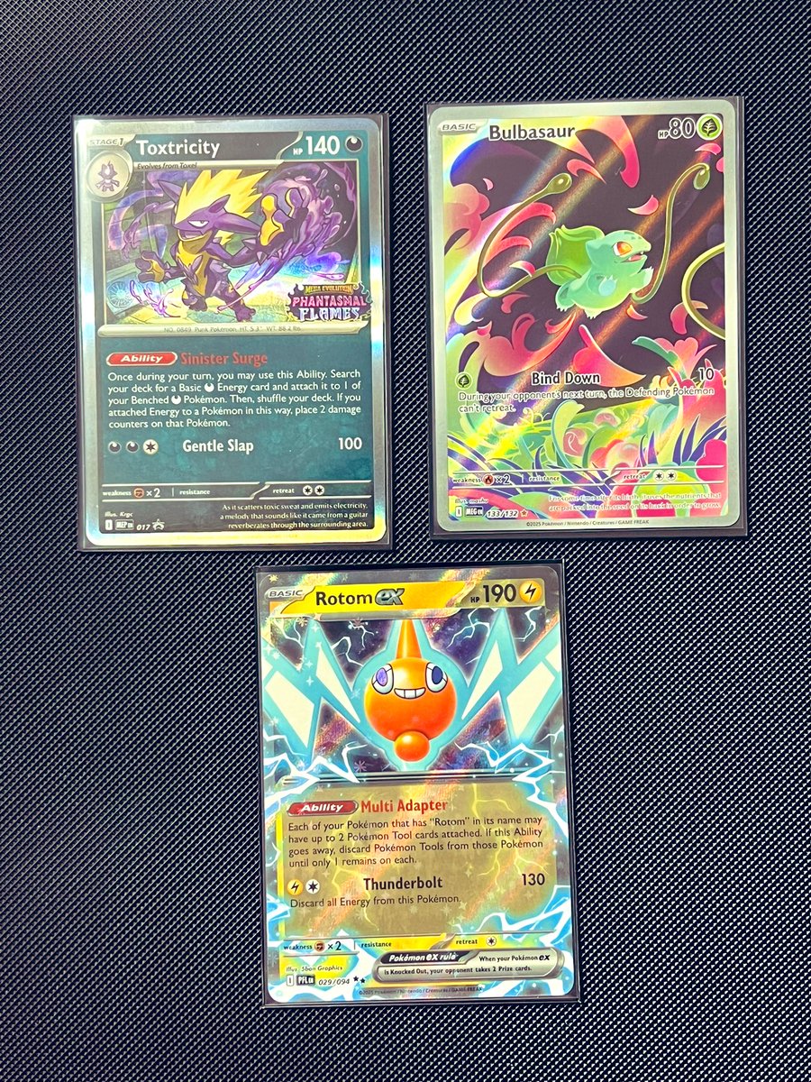 Mailday shout out to <a href="/sydowzach/">zach</a> for the trade! Picked up the last Phantasmal stamped card and the last EX from the set I needed as well as the beautiful Bulbasaur IR from ME. 🍃