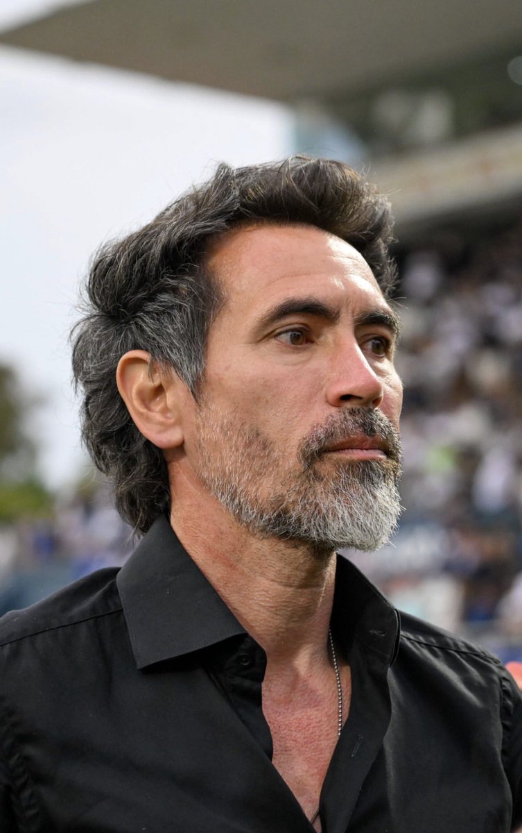 Eduardo Rodrigo Domínguez, el mejor entrenador del fútbol argentino. Y algunos ilusos lo daban por muerto, por favor.