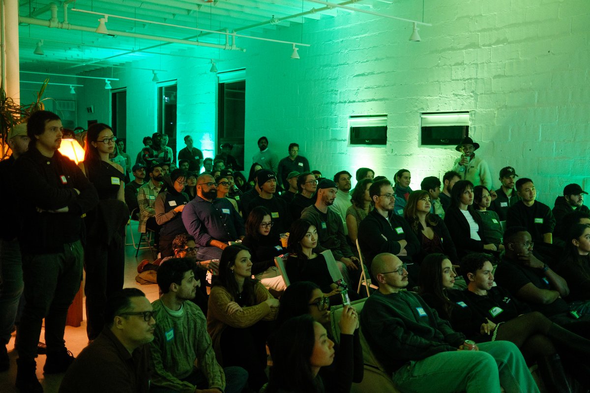 CTRL+SHIFT tweet media