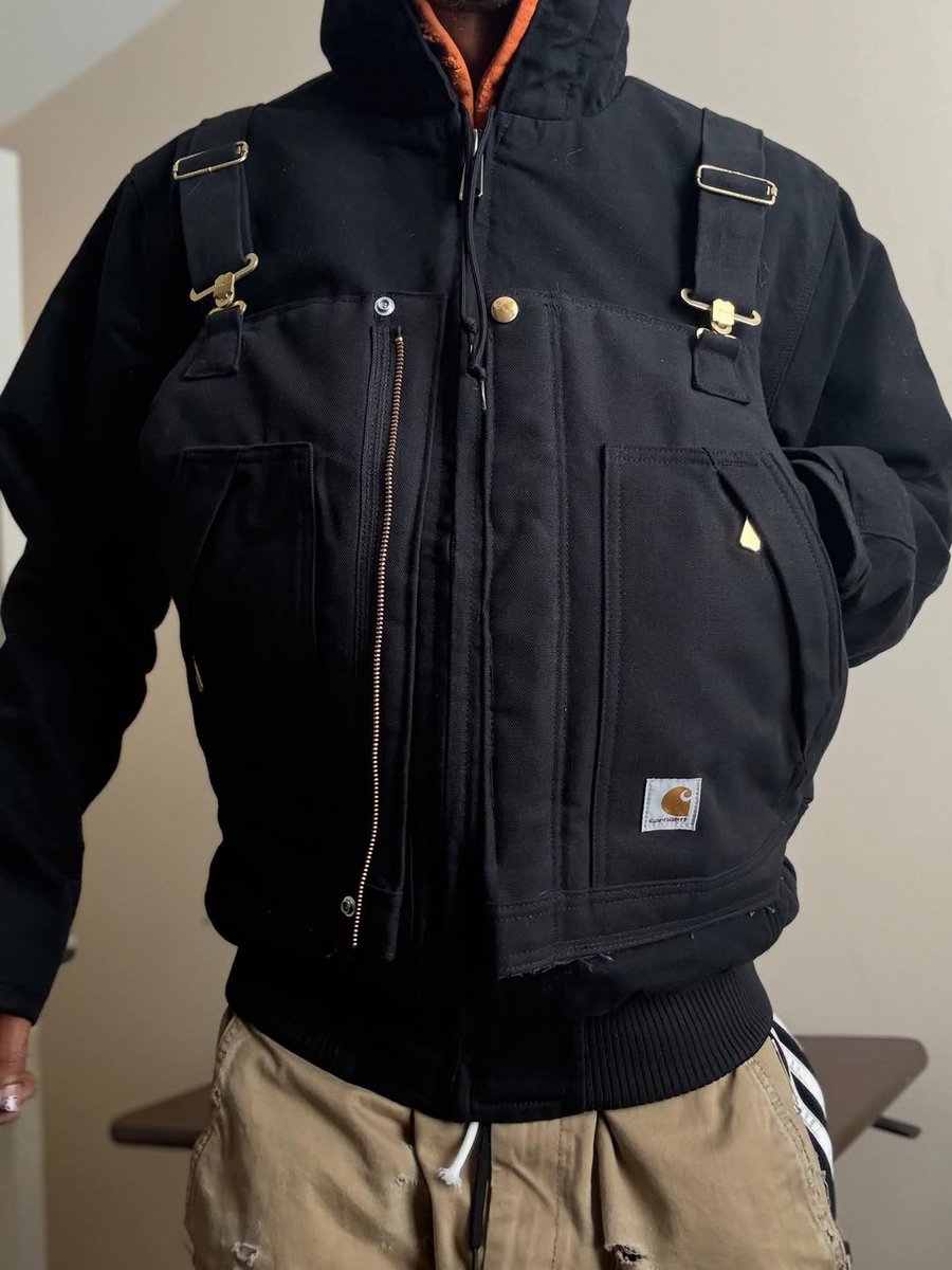 JustFreshKicks's tweet image. Carhartt Overall Bib Jacket 😮‍💨