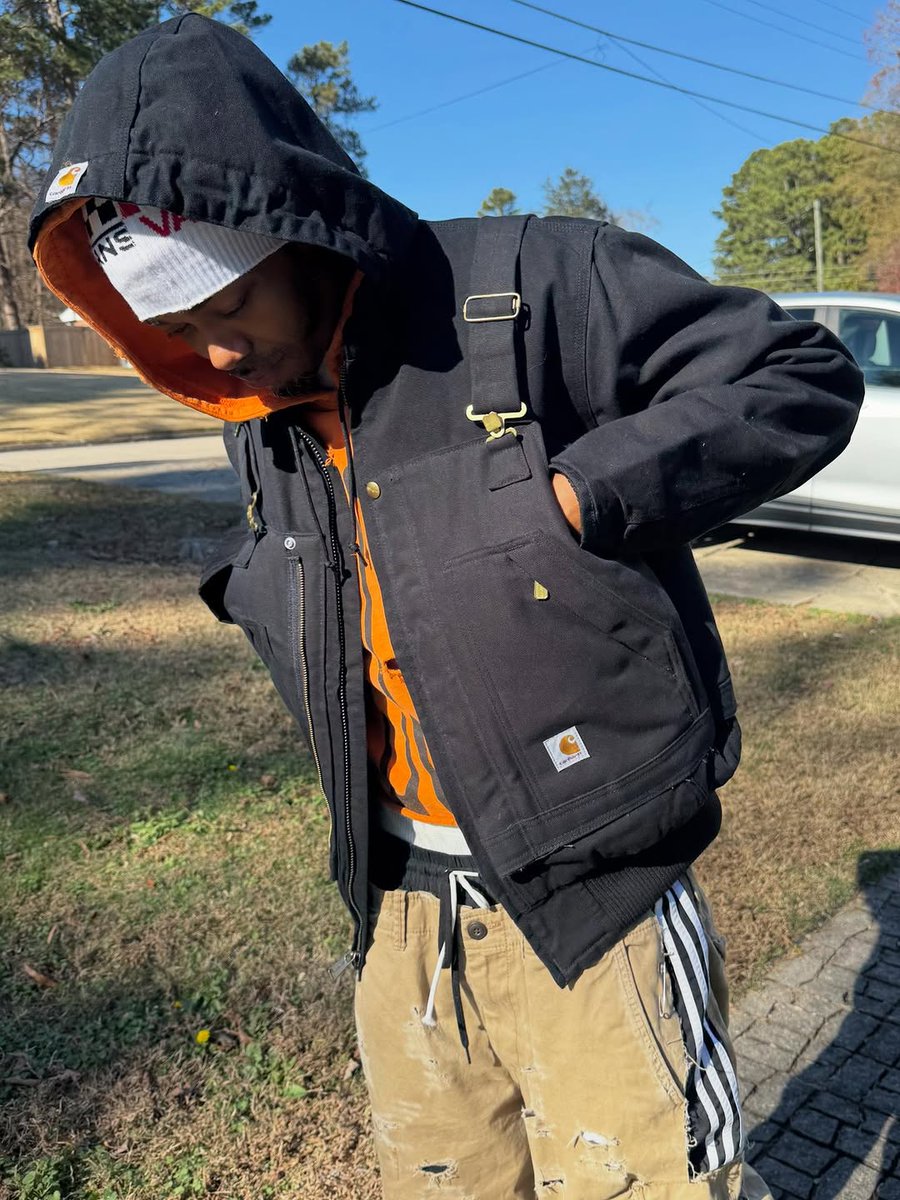 JustFreshKicks's tweet image. Carhartt Overall Bib Jacket 😮‍💨