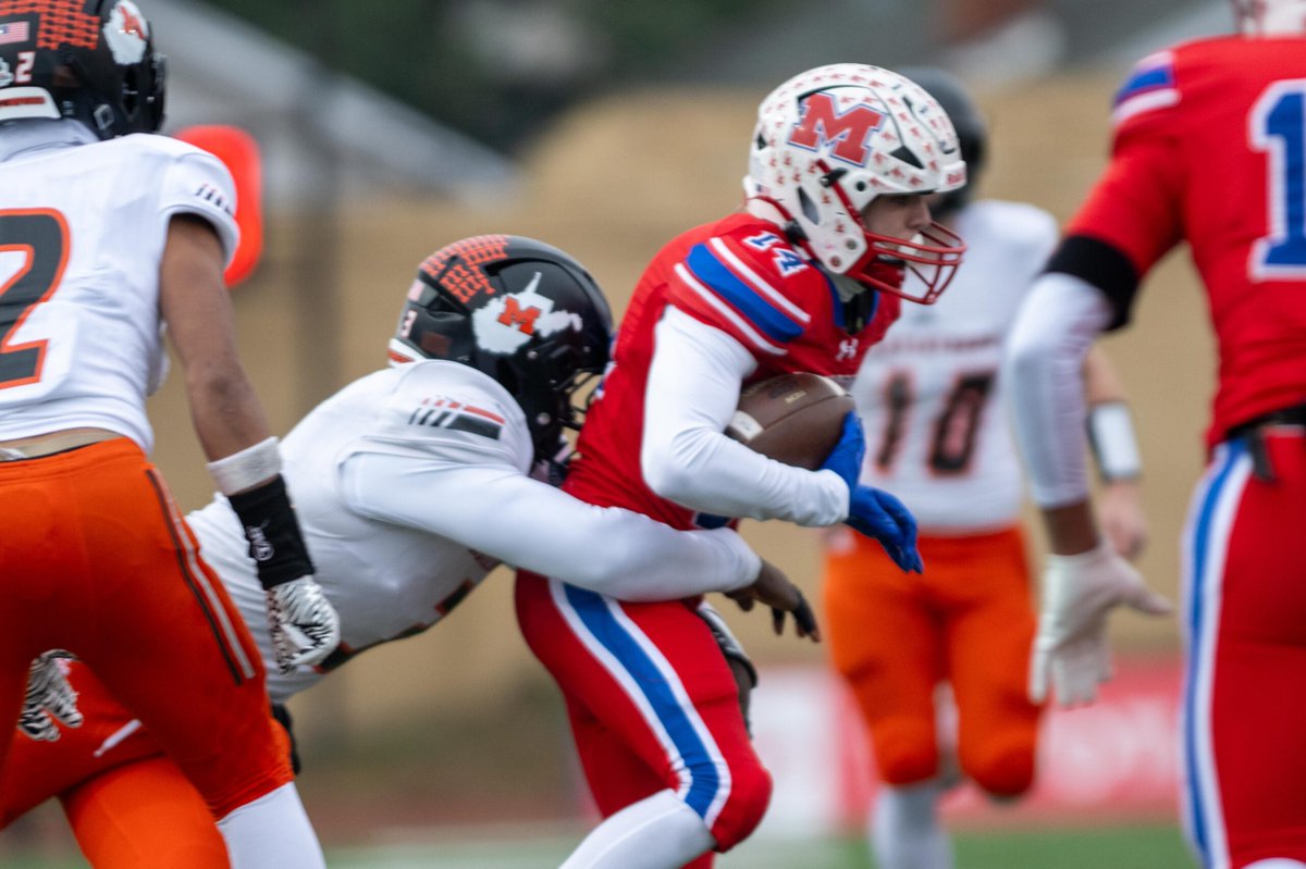 dompostsports's tweet image. Maddox Twigg leads Morgantown to Class AAAA state football championship over Martinsburg, 28-21.

Read More: dominionpost.com/2025/12/05/mad…

Story By: Michael Griffith
Photo Credit: Benjamin Powell

 #MorgantownFootball #StateChampionship #HighSchoolFootball #Morgantown #ClassAAAA