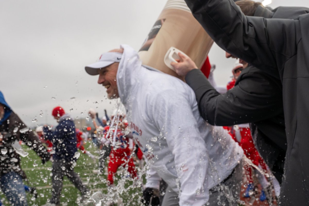 dompostsports's tweet image. Maddox Twigg leads Morgantown to Class AAAA state football championship over Martinsburg, 28-21.

Read More: dominionpost.com/2025/12/05/mad…

Story By: Michael Griffith
Photo Credit: Benjamin Powell

 #MorgantownFootball #StateChampionship #HighSchoolFootball #Morgantown #ClassAAAA