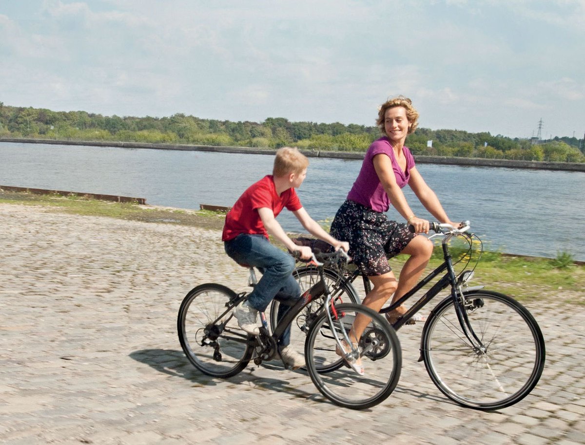 wavet8earth's tweet image. 2025년 혼잣말배 영화 콘테스트 탑10
1 동경 이야기(오즈 야스지로)
2 프랑켄슈타인 (기예르모 델 토로)
3 자전거를 탄 소년 (장 피에르 다르덴)
4 어파이어 (크리스티안 페촐트)