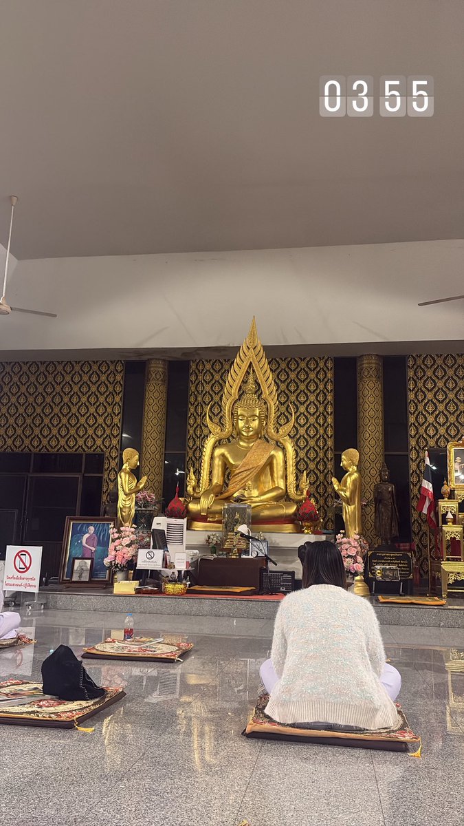 eaemdowtarott's tweet image. ชีวิตคนเราไม่มีใครขาวสะอาด
และไม่มีใครดำสนิท
ทุกคนล้วนแต่เป็นสีเทา 
มีดีบ้าง ไม่ดีบ้าง ผิดบ้าง ถูกบ้างปะปนกันไป

อย่าตีค่าคนอื่นด้วยความผิดพลาด 
ที่เขาเคยผ่านมา ทุกคนสมควรได้รับโอกาส
ที่จะเริ่มต้นใหม่

อย่าตัดสินคนอื่นด้วยจุดยืนของตัวเอง
จงค้นหาความดีในตัวเรา…