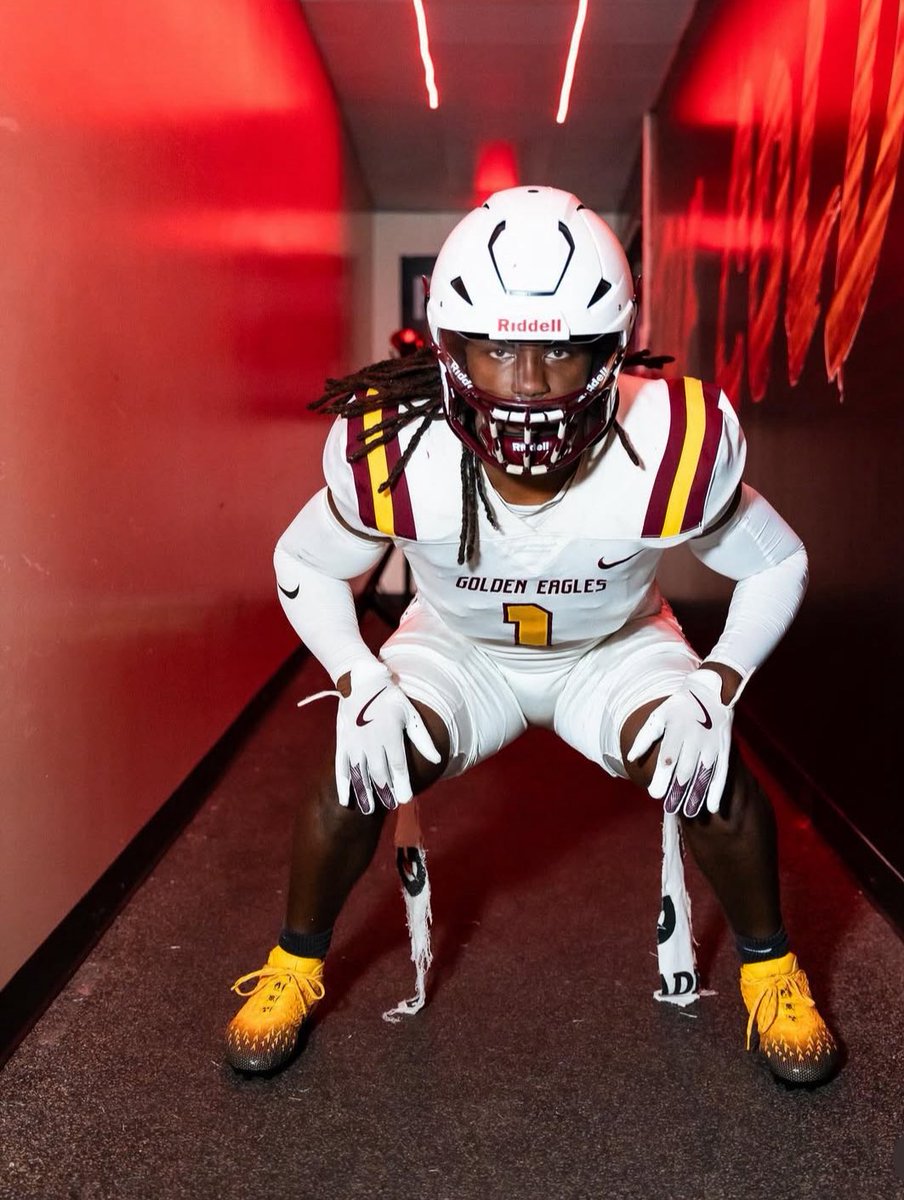 caleb20_1's tweet image. Blessed to receive an offer from the University of Charleston 🙏🏾‼️