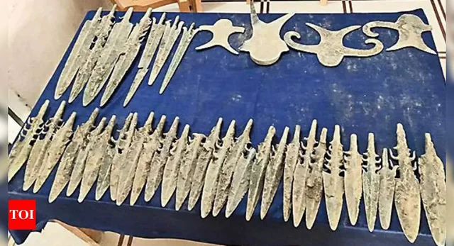 FYI most of the hoards have not been directly dated because they were found by farmers. A precisely dated find was found recently and dated to 2000 BCE. Therefore, Brahmi existed in the immediate aftermath of IVC. Some of these had upto 32% Iron. In other words, a copper Iron
