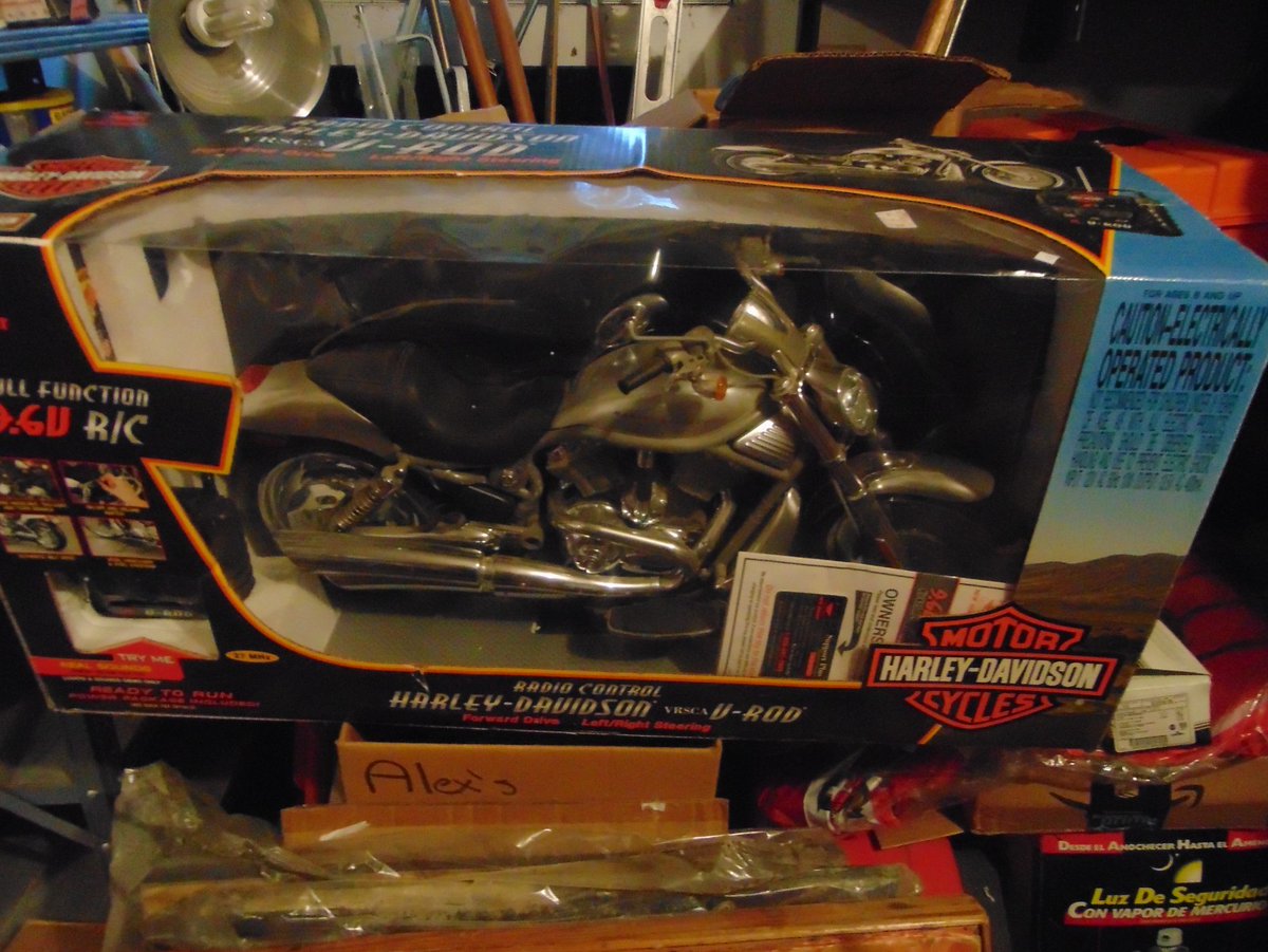 New Bright -Davidson VRSCV-Rod Remote Control R/C Motorcycle 9.6V