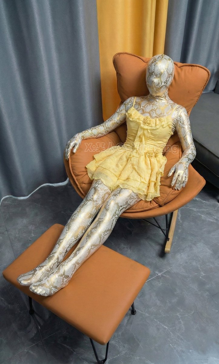 明艳黄💛
#zentai #全身タイツ