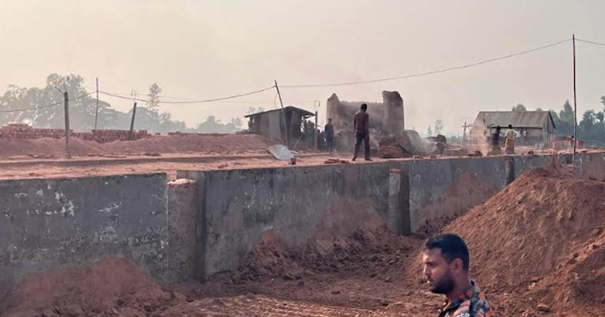 মির্জাপুরে অবৈধ ইটভাটার চিমনি স্থায়ীভাবে ধ্বংস