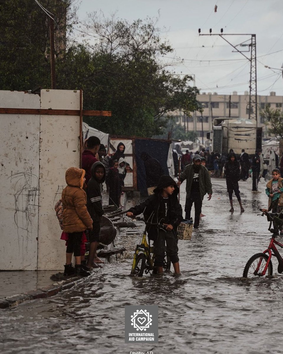 With 1.5 million Palestinians already displaced and Gaza’s infrastructure shattered by months of attacks, heavy rains have now flooded tents in Khan Younis and beyond—submerging shelters, destroying the little people have left, 
#Gaza #KhanYounis #GazaUnderAttack #GazaFloods