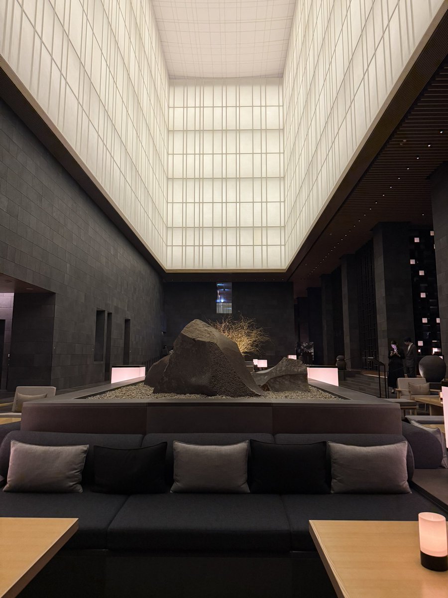 👨🏻‍🦯 (@boymeetsroad) on Twitter photo 