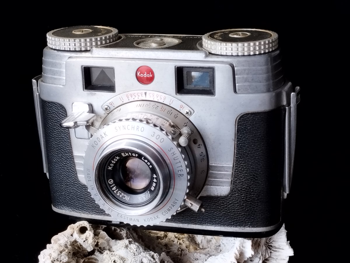 Signet35を二台同時に出品します。一台はレンズが少し曇っている低価格