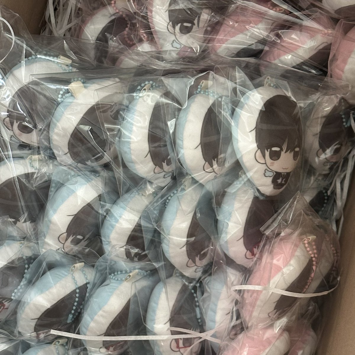 nu114_'s tweet photo. 잘 도착하였습니다! 
이번주 이내로 순차적으로 배송 시작할 예정입니다(변동 x)
기다려 주셔서 감사합니다 🙇‍♀️🙇‍♀️ https://t.co/Nx6rsNMFJJ