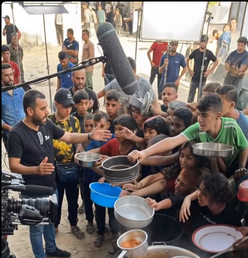 Gazan nälänhätä on karmea. Onneksi on näin pätevä ohjaaja ja kameramiehet ja mikrofonit ja skriinit.

Tulee jokaiselle tyhmälle länkkärille ja ahneelle juutalaisellekin selväksi, että on menossa oikea kansanmurha. 

Lapsiraukat! - kyynel kyynel -

#kansanmurha
#nälänhätä