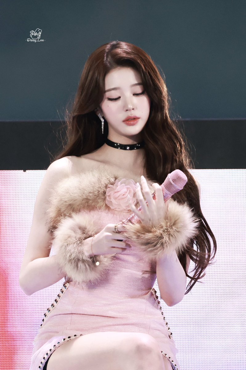 25.12.06 

#아이브 #IVE #장원영 #JANGWONYOUNG #원영 #WONYOUNG #ウォニョン