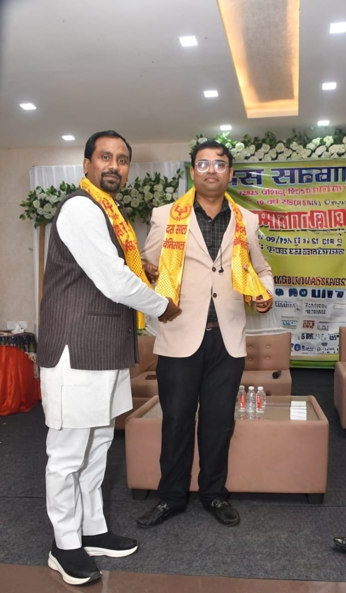 UpendraEtwUPPSS's tweet photo. उत्तर प्रदेशीय प्राथमिक शिक्���क संघ,इटावा के पूर्व जिला मीडिया प्रभारी प्रिय मित्र विश्वदीप सिंह जी (अध्यक्ष, आवाज फाउंडेशन)  को जन्मदिन की बहुत बहुत बधाई एवं अशेष मंगलकामनाएं !!
🎂💐💞
#Happy_Birthday 
@vishwadeep363 https://t.co/p2F7VvyaB7