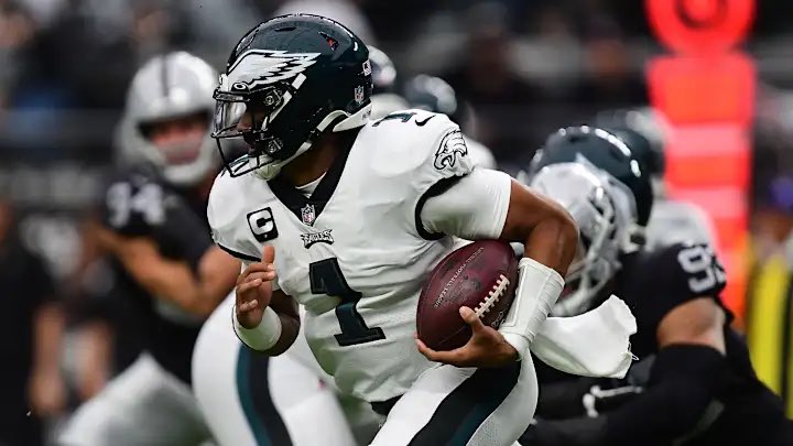 PHLEaglesNation's tweet image. The #Eagles have opened as 11.5 point favorites for Sunday’s matchup vs. the #Raiders.
