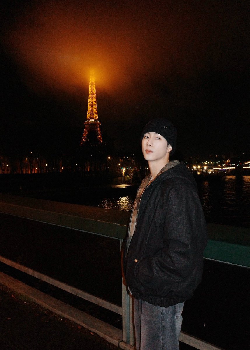 Missing the night strolls in Paris ✨