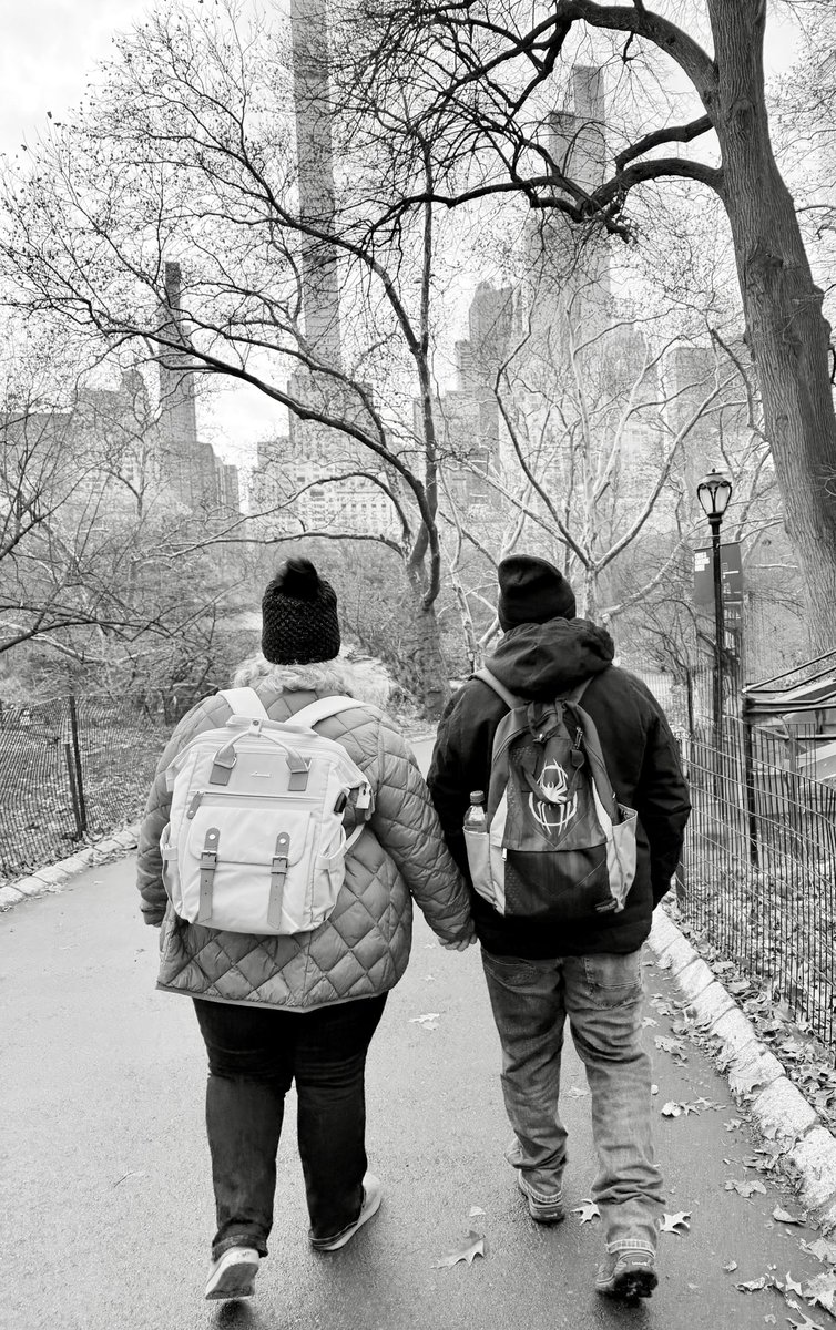 KaidenNathaniel's tweet photo. Your hand is my favorite winter accessory.❤️ https://t.co/9N4MgJQrvz