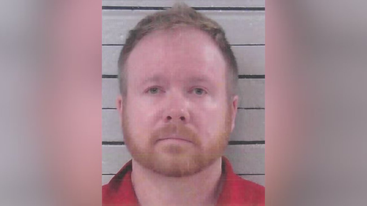 Tried to sell a child on the dark web 👇🏻

ATLANTA, Ga. — A Georgia man was sentenced to life in prison to serve 50 years, after he pleaded guilty Tuesday to a number of child sex crimes.

Kelly Garrett Ivey, 43, was sentenced for crimes in both Monroe and Jasper counties.