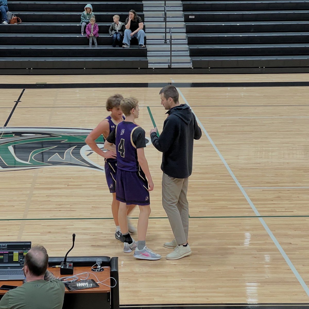 robrash's tweet image. Troy JV 🏀 getting it done tonight! Big second half comeback from being down 17 to beat Orchard Farm for the first time. 

Let’s go Trojans! @tbhs_ad @TBHS_Boys_Hoops