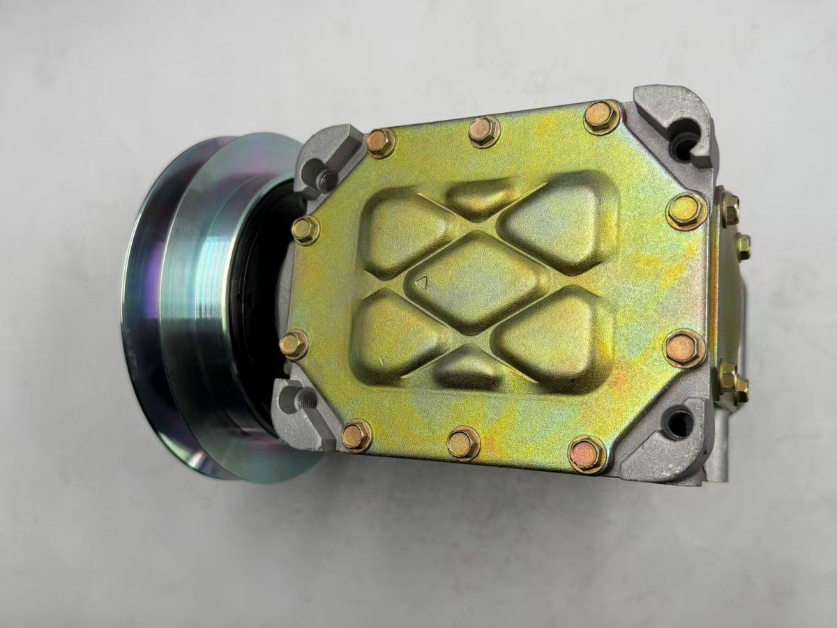 GoldenMotorPart's tweet image. 🚛❄️ Truck A/C not cooling like it used to?
Have you noticed any of these signs👇
❓ Weak or no cold air?
❓ Blowing only warm air?
❓ Strange noise or vibration from the compressor?

👉 In most cases, your A/C compressor is failing!