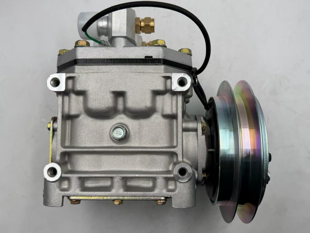 GoldenMotorPart's tweet image. 🚛❄️ Truck A/C not cooling like it used to?
Have you noticed any of these signs👇
❓ Weak or no cold air?
❓ Blowing only warm air?
❓ Strange noise or vibration from the compressor?

👉 In most cases, your A/C compressor is failing!