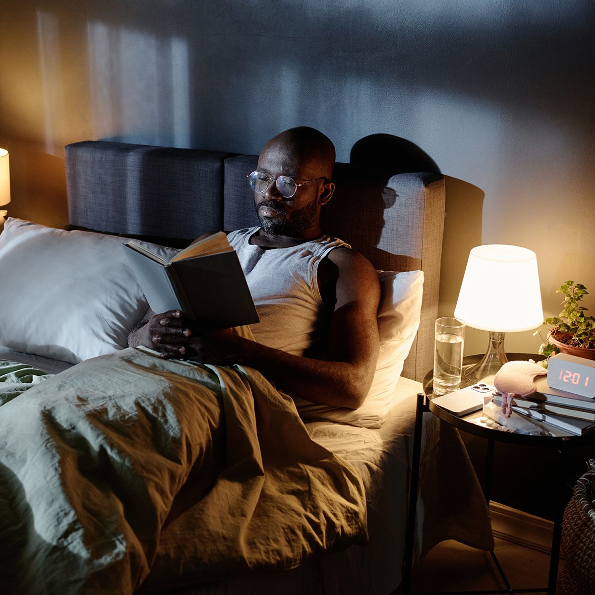 DeptVetAffairs's tweet image. Wind down for the night with help from the CBT-i Coach app. Use the sleep diary to track habits, follow guided relaxation or breathing exercises, and build bedtime routines that support better sleep over time. #VAMobile mobile.va.gov/app/cbt-i-coach