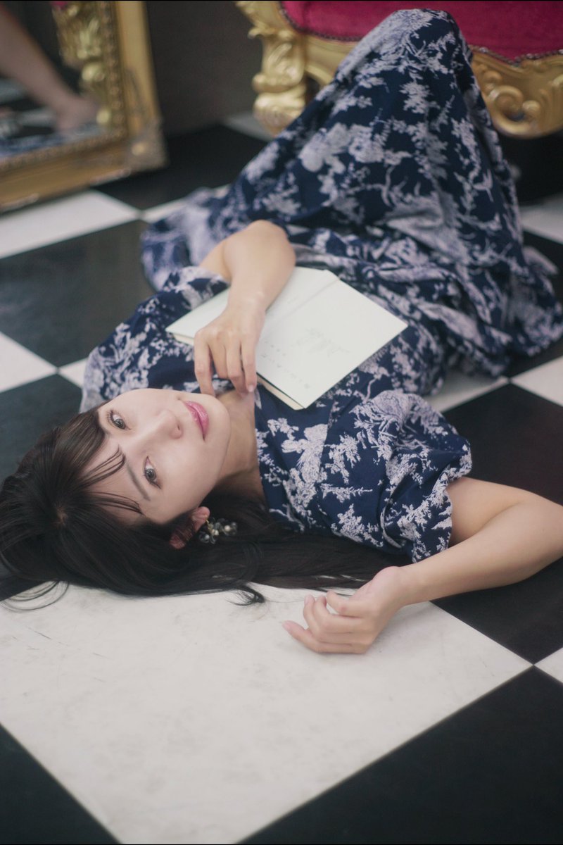 Miria✿です♪ Post by miria 12月14日個撮 on X: 本は好きです📚