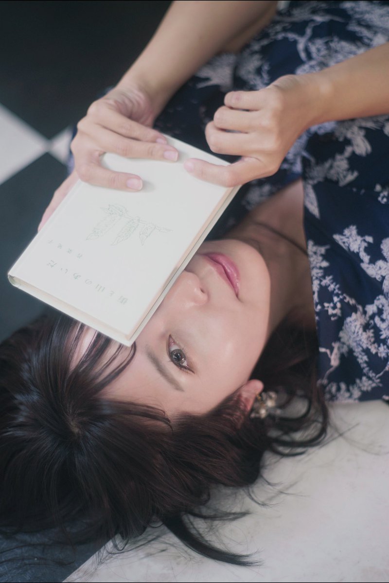 Post by miria 12月14日個撮 on X: 本は好きです📚