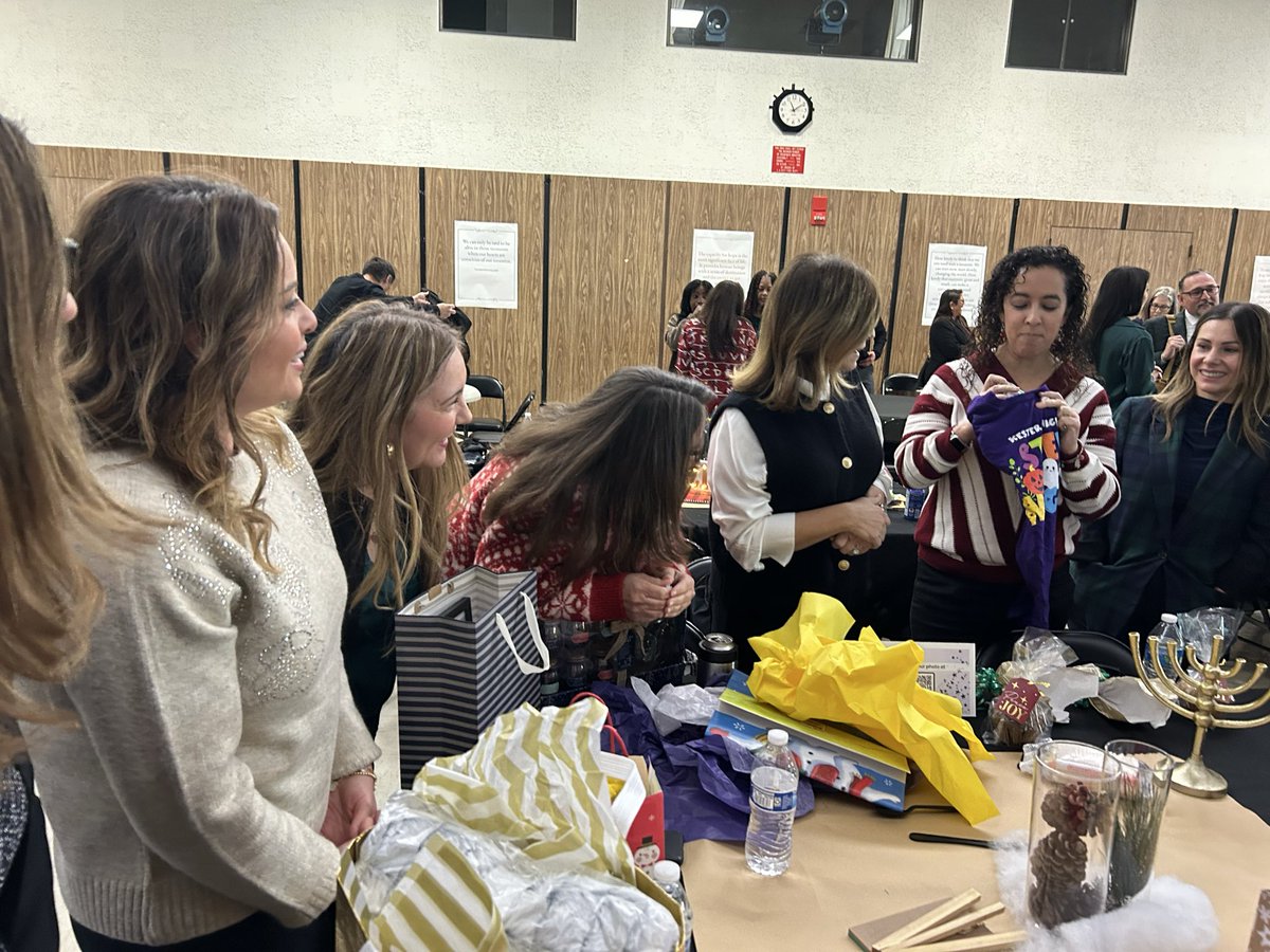 Pamela Damonte VN-VG Community of schools tweet media