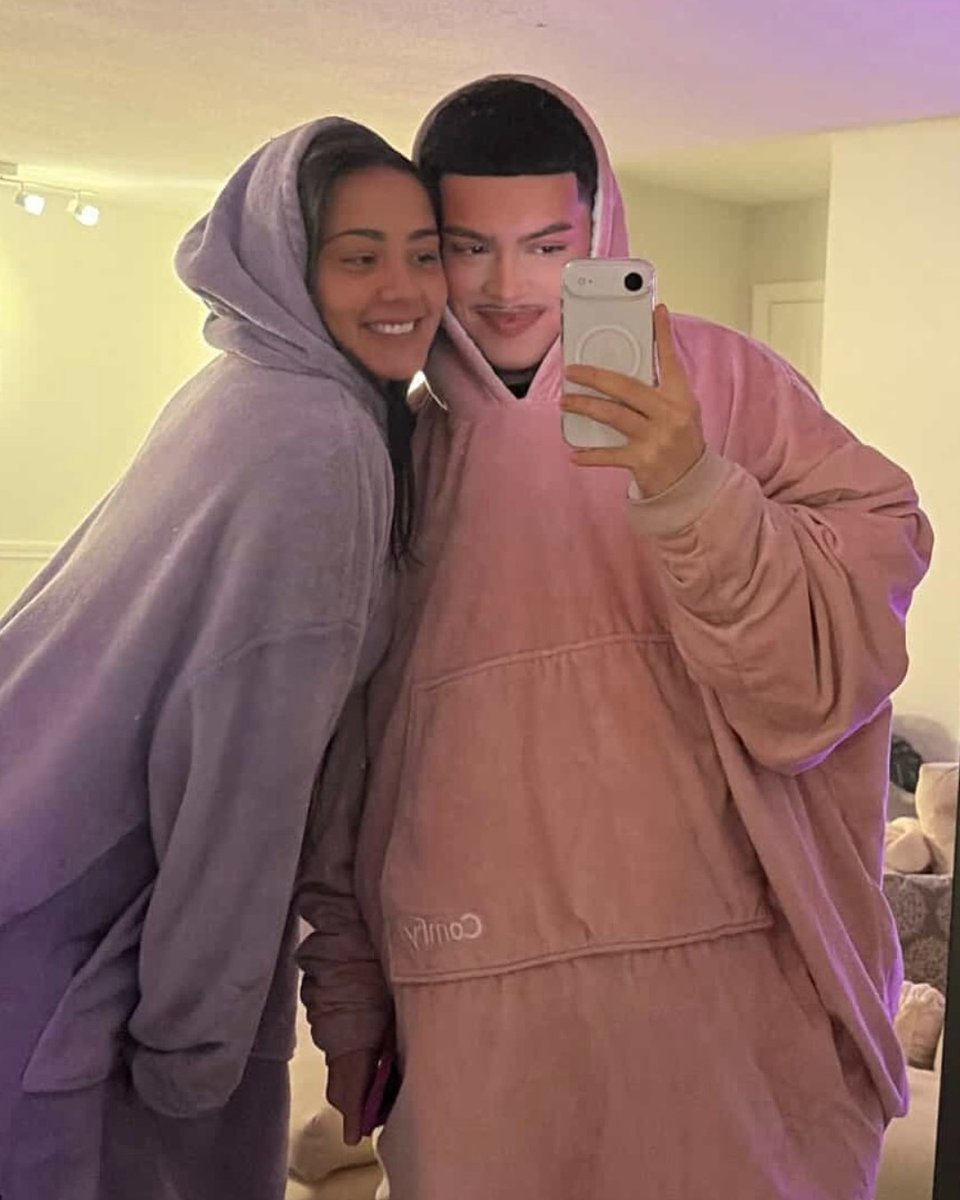 This is our kind of dress code.  
📸: IG/chrisle.e