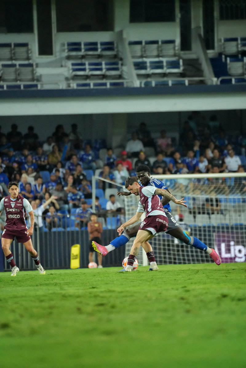 CSEmelec's tweet image. 📸 𝖖𝖚𝖊 𝖓𝖔𝖘 𝖉𝖊𝖏𝖔 𝖊𝖑 𝖕𝖗𝖎𝖒𝖊𝖗 𝖙𝖎𝖊𝖒𝖕𝖔

¡𝐕𝐀𝐌𝐎𝐒 𝐄𝐌𝐄𝐋𝐄𝐂! 🇸🇴

#CSEvsCDM 0x1

#DaleEmelec 🔵⚡️ 
#ligapro