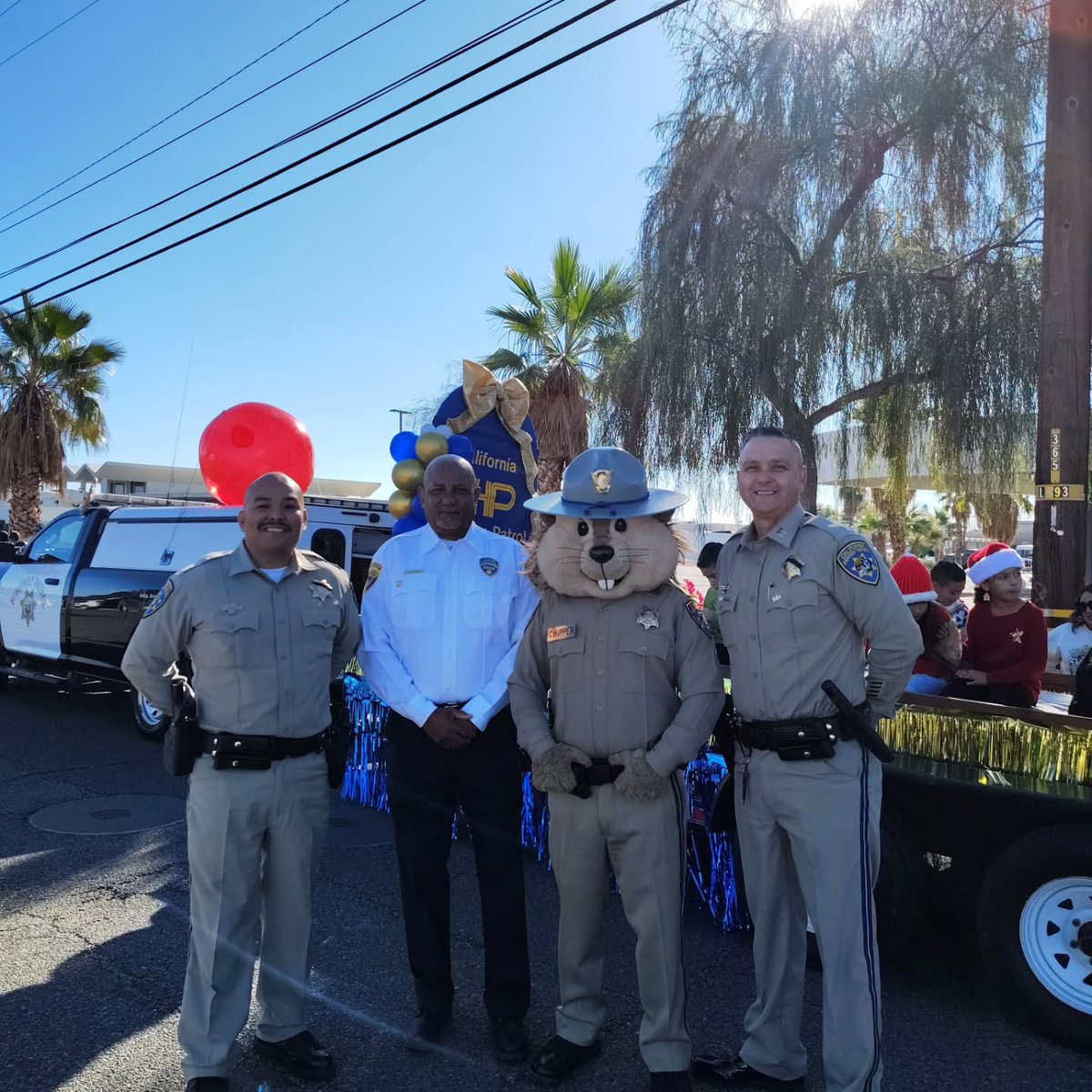 CHP_HQ's tweet photo. CHP Officers and Chipper are out collecting donations to make this season brighter for kids in our community! Please consider donating an unwrapped toy at your local CHP office and help us make a difference. Our offices are open 8am-5pm on weekdays. 🎁 #chipsforkids #toydrive https://t.co/Em12K7F2m4
