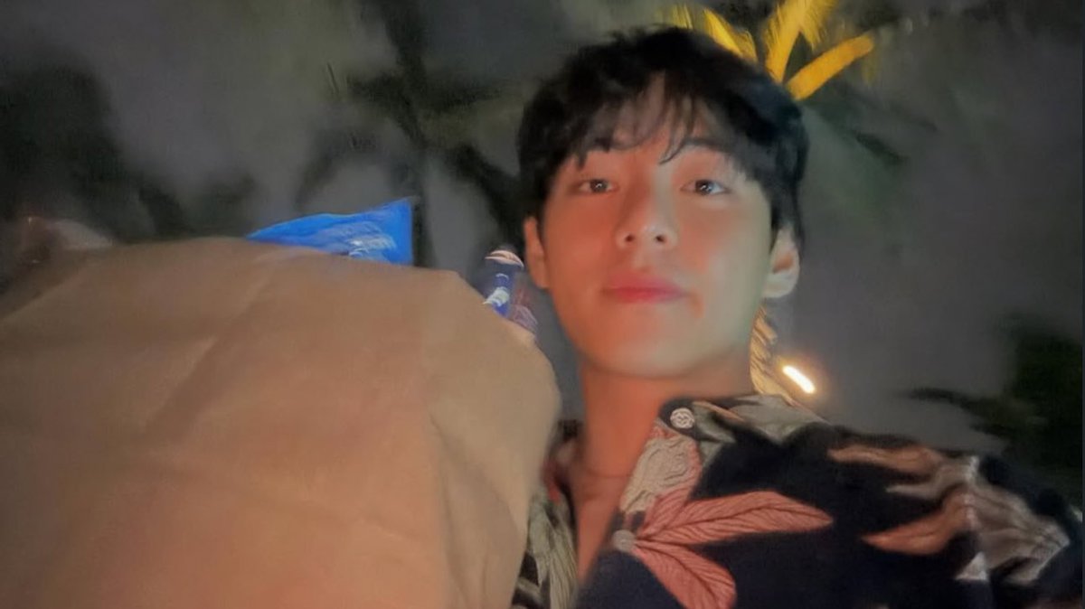 taeteluv_'s tweet photo. https://t.co/loFEaeqf5u