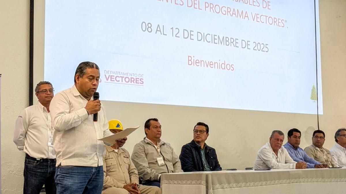 SSO_GobOax's tweet photo. Refuerza SSO estrategia integral en la lucha contra
enfermedades transmitidas por vectores

•Personal de las seis Jurisdicciones Sanitarias analizarán el diagnóstico situacional para fortalecer la planeación estratégica rumbo a 2026
👉🏻 https://t.co/lc7uhgapds https://t.co/BdVgR6ciXK