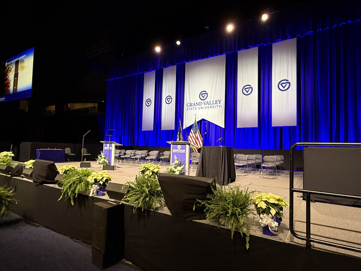 captusCreative's tweet image. Congratulations to the newest graduates from @gvsu at @vanandelarena this past weekend! Thanks to our team at @captuscreative and our production partners at @corporatelive, @iatse26, #westriver, @argusproductions #eventprofs #liveevents #arenashows #commencement #eventproduction