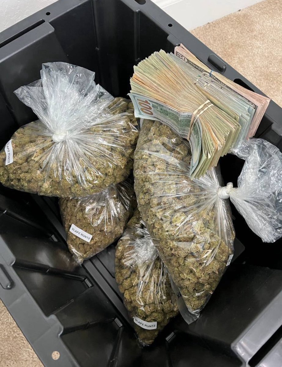 elmer_budd420's tweet image. Who’s down for a bag of “slapz runtz”?