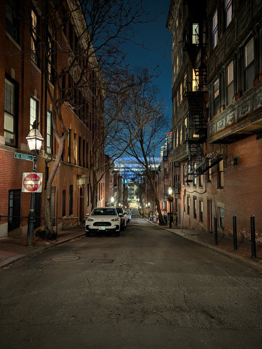 yokaihainen's tweet image. 19°F in Boston tonight