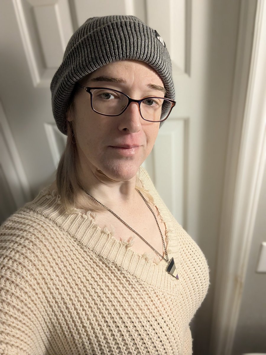 I'm being told the beanie is giving skater girl