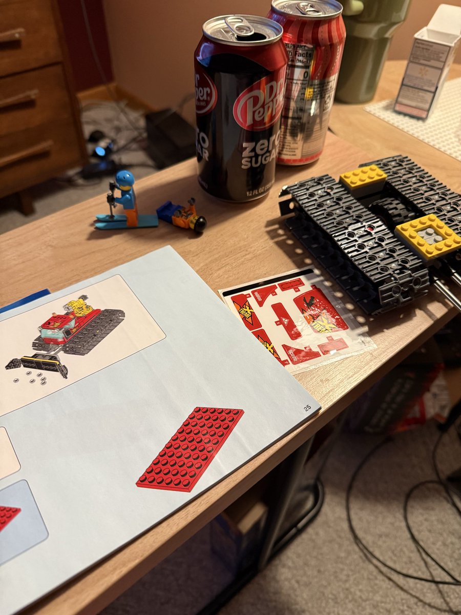 LiamPlays_'s tweet photo. Doing Christmas things with sara we decorated ginger bread houses now I’m making a Lego winter scene and she’s baking cookies https://t.co/eUqhDLSypg