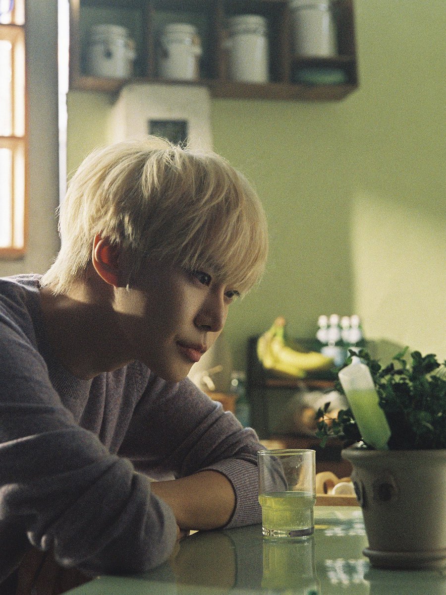 NCTsmtown's tweet photo. #NCT #도영 이 남겨둔 감사 인사! 새 싱글 #Promise 오늘 발매
오후 6시 전곡 음원+타이틀곡 #늦은말 MV 동시 공개
고마운 팬들에게 전하��� #도영 의 진심과 사랑!

https://t.co/8vN8L1iwrv

#DOYOUNG #도영
#늦은말 #DOYOUNG_늦은말 
#DOYOUNG_늦은말_Promise 
#NCT #NCT127 https://t.co/UquJYkMBZI