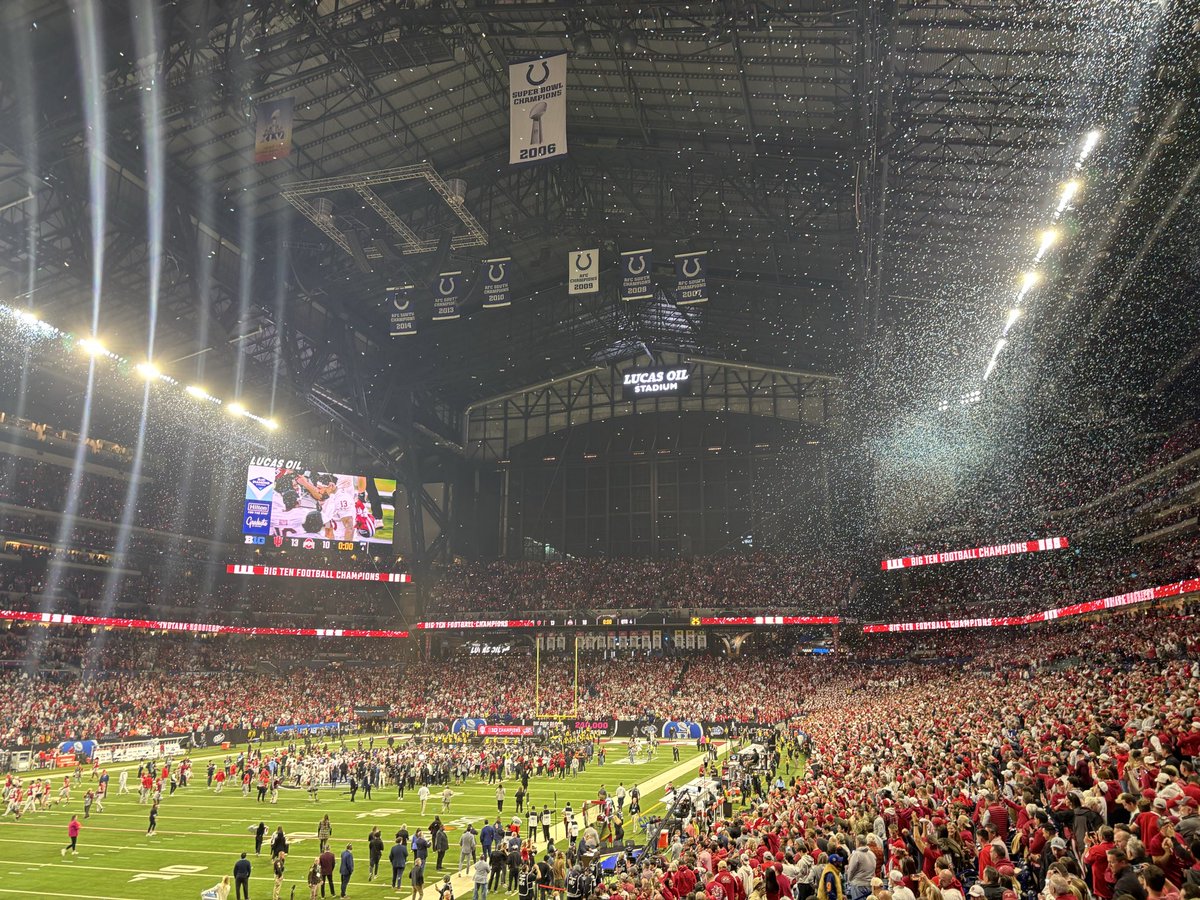 EvanGaesser's tweet photo. @Briles585 Wasn’t gonna miss this one. Go Hoosiers! https://t.co/WEcLtYbpar