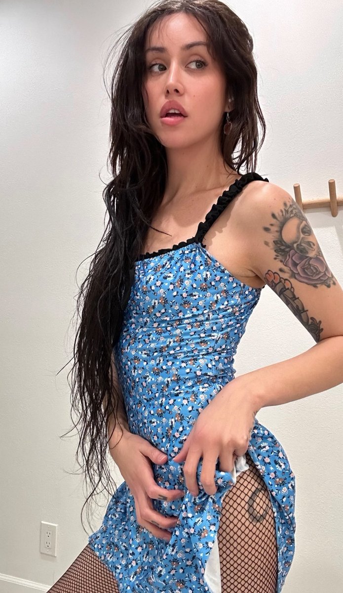 whateverdirty's tweet image. either wanna be with me or be me 🦋💋