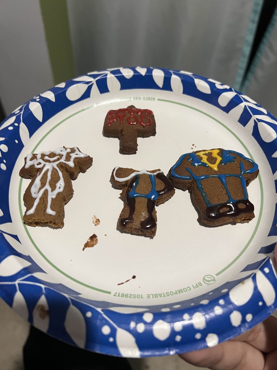 cm14tm's tweet photo. christmas if it was any good #ptod #ptodx #figley #peebo4prez #ilovefigley https://t.co/m5hYpYisKp
