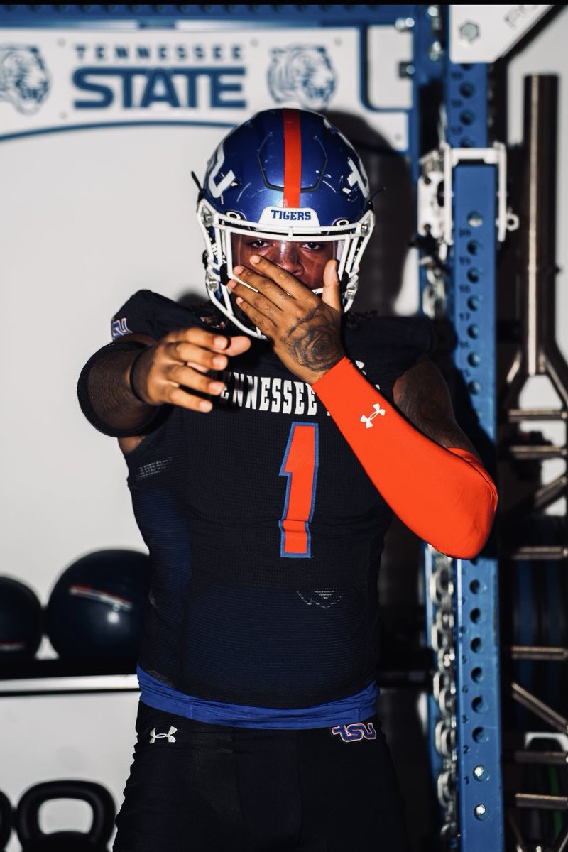 Jaheim Johnson (Jah) 6’6 250 tweet media