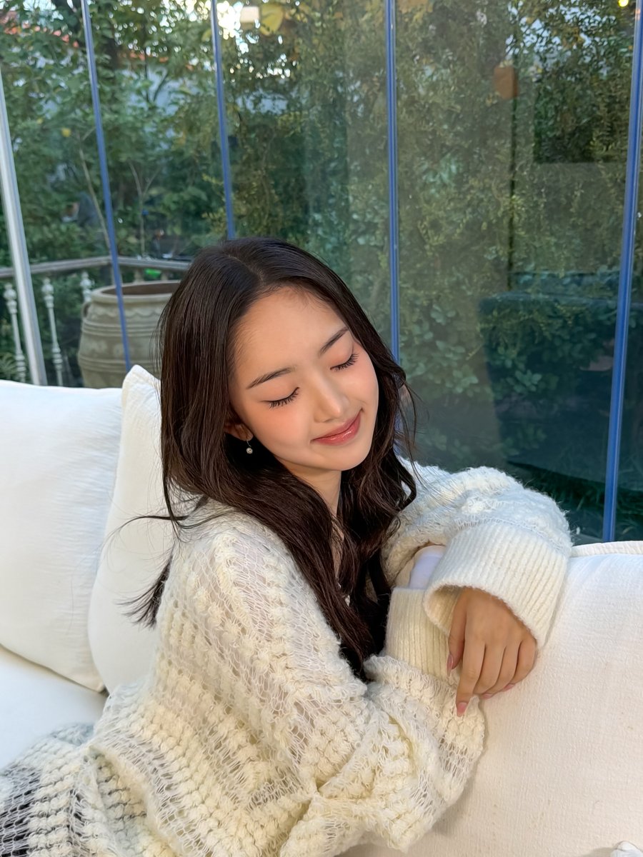 포근포근 폭닥폭닥 가디건🐰🤍

#KiiiKiii #키키 #LEESOL #이솔