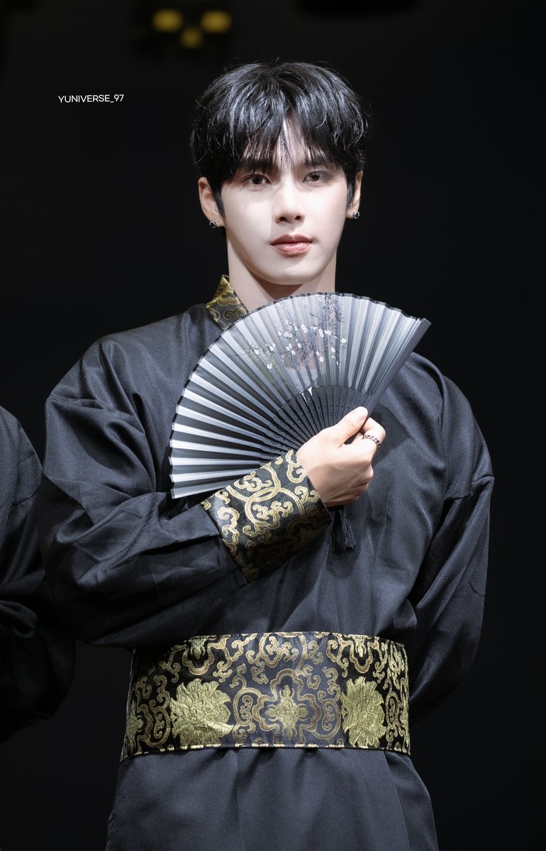 yuniverse_97's tweet photo. 20251207 인어미닛 팬싸인회 2부 재준     
이조달라하였느냐 ㅋㅋㅋㅋ
#재준 #이재준 #인어미닛 #BGM_HOWWERISE_PLAY #jaejun #InAMinute #howwedo #JAEJUN #ジェジュン #MonthlyMINUTE #월간미닛 #Vol5 #Burnin https://t.co/Im3FiQEoCW